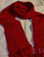 Écharpe Rouge « Mikasa » – Tendance 2025